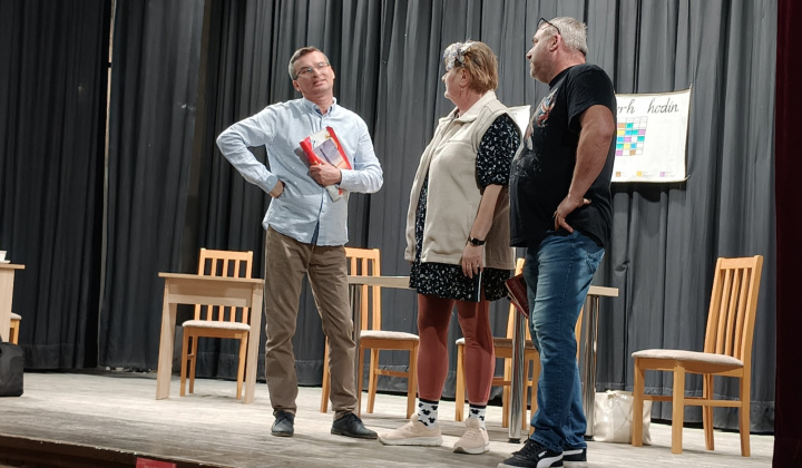 A zazvonil zvonec...Divadlo Hrcina 09 11 2025