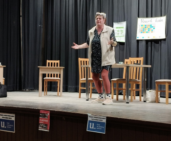 A zazvonil zvonec...Divadlo Hrcina 09 11 2025