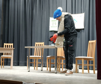 A zazvonil zvonec...Divadlo Hrcina 09 11 2025