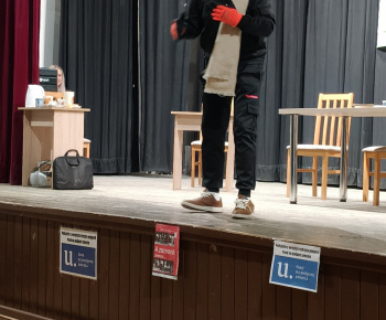 A zazvonil zvonec...Divadlo Hrcina 09 11 2025