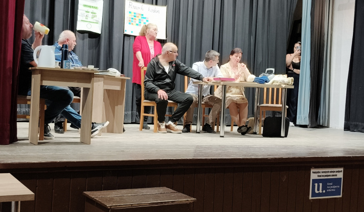 A zazvonil zvonec...Divadlo Hrcina 09 11 2025