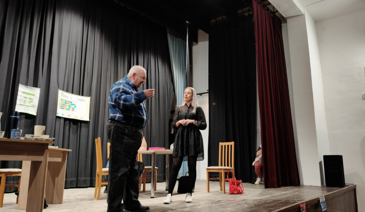 A zazvonil zvonec...Divadlo Hrcina 09 11 2025