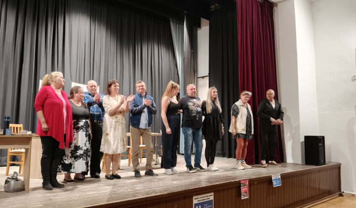 A zazvonil zvonec...Divadlo Hrcina 09 11 2025