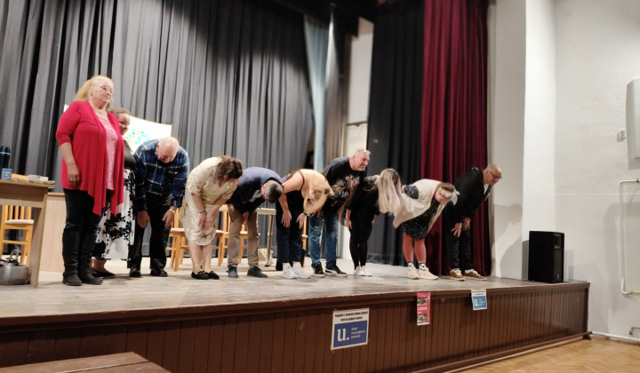 A zazvonil zvonec...Divadlo Hrcina 09 11 2025